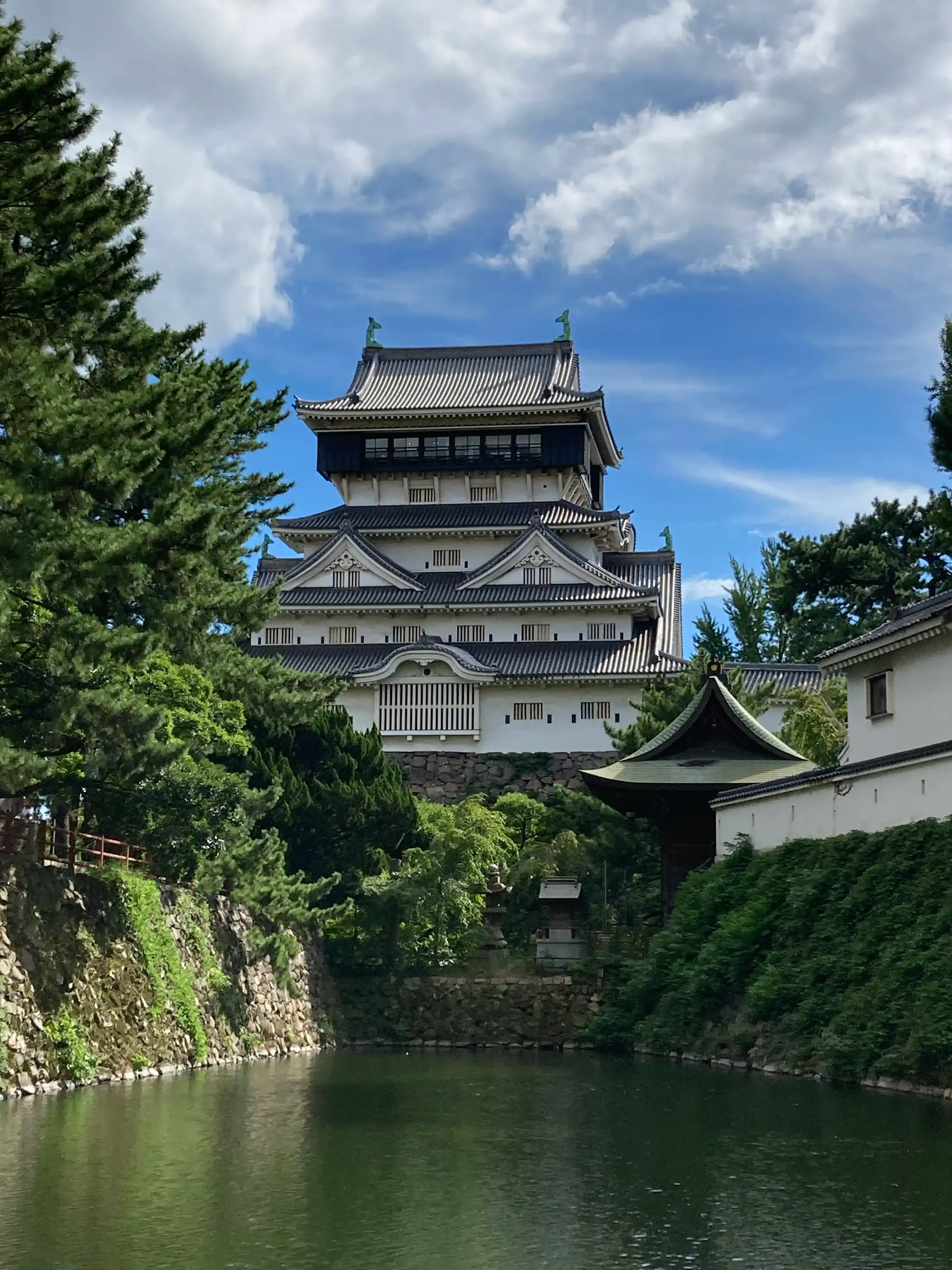 小倉城の唐造り天守と周辺の城下町の様子